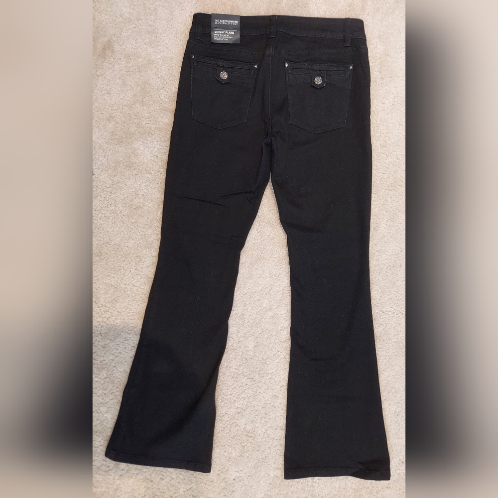 White House Black Market black jeans. Size 8s, skinny flare.